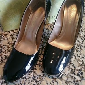 Black patent leather J. Renee heels 9W